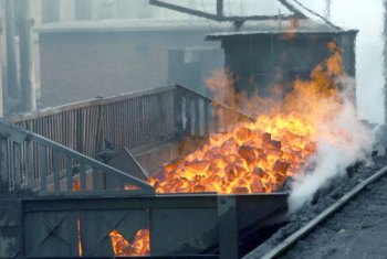 Китай в мае стал покупать меньше кокса и больше продавать