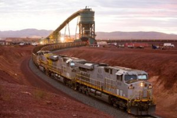 Роботизированный поезд на карьере в Австралии Аналитики заявляют, что горнодобывающей отрасли необходимо менять бизнес-модель