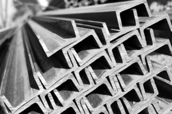 Эксперты предупреждают о негативных последствиях повышения транспортных тарифов для металлургии