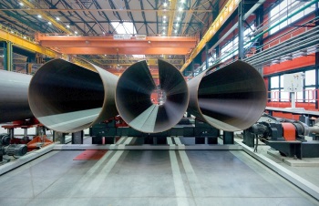 Участок сварки труб на Высоте 239 Группа ЧТПЗ планирует в 2014 году отгрузить миллион тонн ТБД