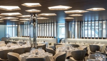 ������� "Le Commandant Charcot" � ��������� ����������� �� ������� � ����������