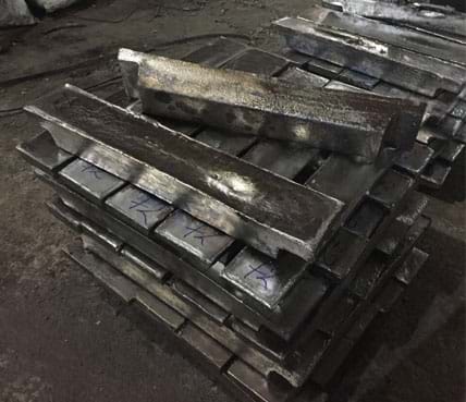 Олово,свинец,цинк,сурьма.