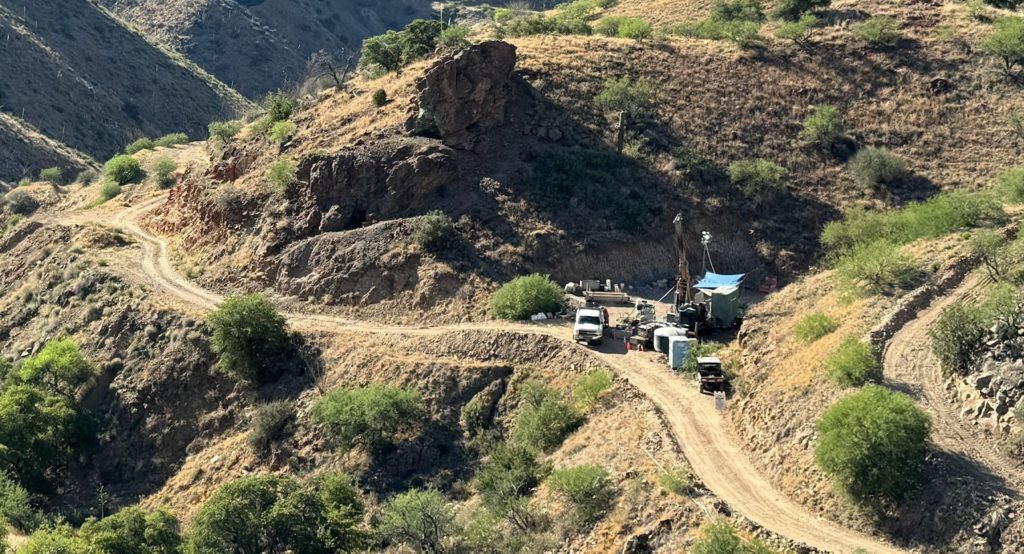 Бурение Faraday Copper расширяет приповерхностную минерализацию на Copper Creek и укрепляет перспективы катодной меди в Аризоне