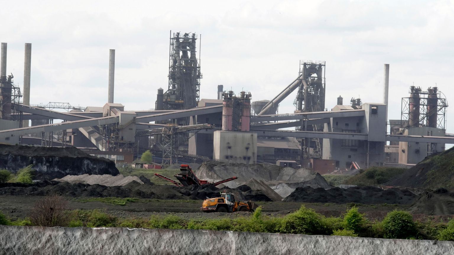 Сырье для поддержания работы завода British Steel достигает Великобритании