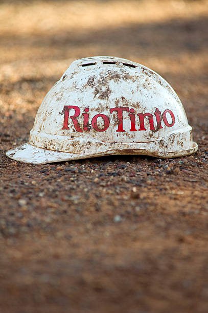 Rio Tinto опубликовала самую низкую прибыль за первое полугодие за последние пять лет из-за низких цен на железную руду