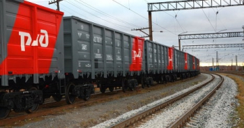 Железнодорожный состав Объемы перевозок по железной дороге в России упали на 3 процента