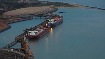 Порт Хедленд сократил перевалку руды до 7-месячного минимума
