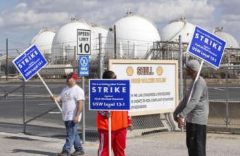 Профсоюз United Steelworkers (USW) устроил забастовку нефтяников в США Нефтяники США требуют повышения зарплаты в ходе крупнейшей с 1980 года забастовки