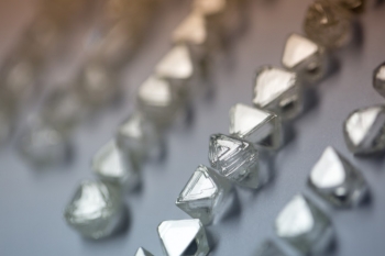 Алроса на 6 процентов увеличила квартальную добычу алмазов