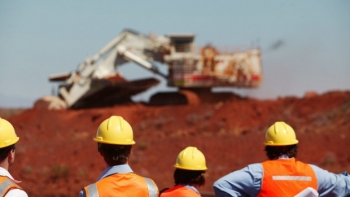 Австралийские банкиры не разделяют оптимизма Rio Tinto относительно железной руды
