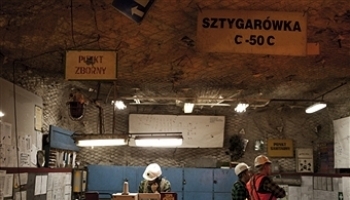 1 шахтер погиб, 7 находятся под завалами медного рудника после землетрясения в Польше