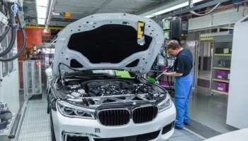 BMW отзывает около 200 000 автомобилей в Китае в связи с дефектом подушки безопасности