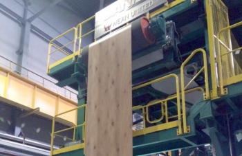 Первая полоса листовой стали с покрытием под дерево ЛМЗ начал выпускать сталь с покрытием нового поколения