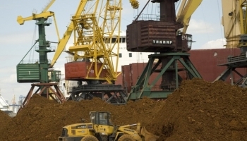 Украина увеличила экспорт в первом квартале на 28% в основном за счет сырья, зерна и стали