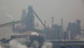 Производство стали в Китае сокращается, подрывая прибыльность сектора