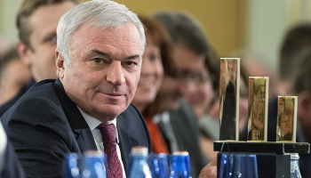 ММК Виктора Рашникова планирует продолжить оборот своих ценных бумаг за пределами РФ