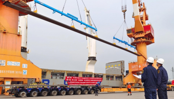 Китай впервые экспортирует в Европу 50-метровые стальные рельсы