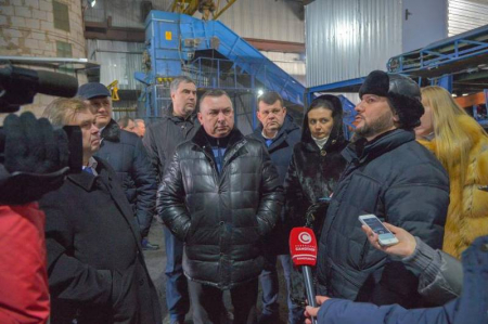 В Нижневартовске продолжается работа по внедрению новой системы обращения с твердыми коммунальными отходами В Нижневартовске продолжается работа по внедрению новой системы обращения с твердыми коммунальными отходами