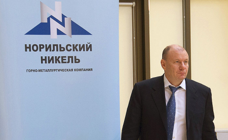 Владимир Потанин предложил основным акционерам Норникеля отказаться от выплаты дивидендов в текущем году. Владимир Потанин предложил основным акционерам Норникеля отказаться от выплаты дивидендов в текущем году.