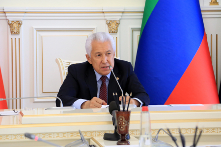 Глава Республики дал положительную оценку работе военных строителей Глава Республики дал положительную оценку работе военных строителей
