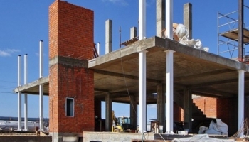 Надежные ЖБИ колонны для успешного строительного проекта
